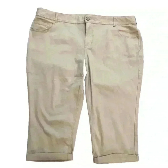 Lane Bryant Womens Size 26 Beige Capris Flat front pockets stretch - Picture 1 of 5